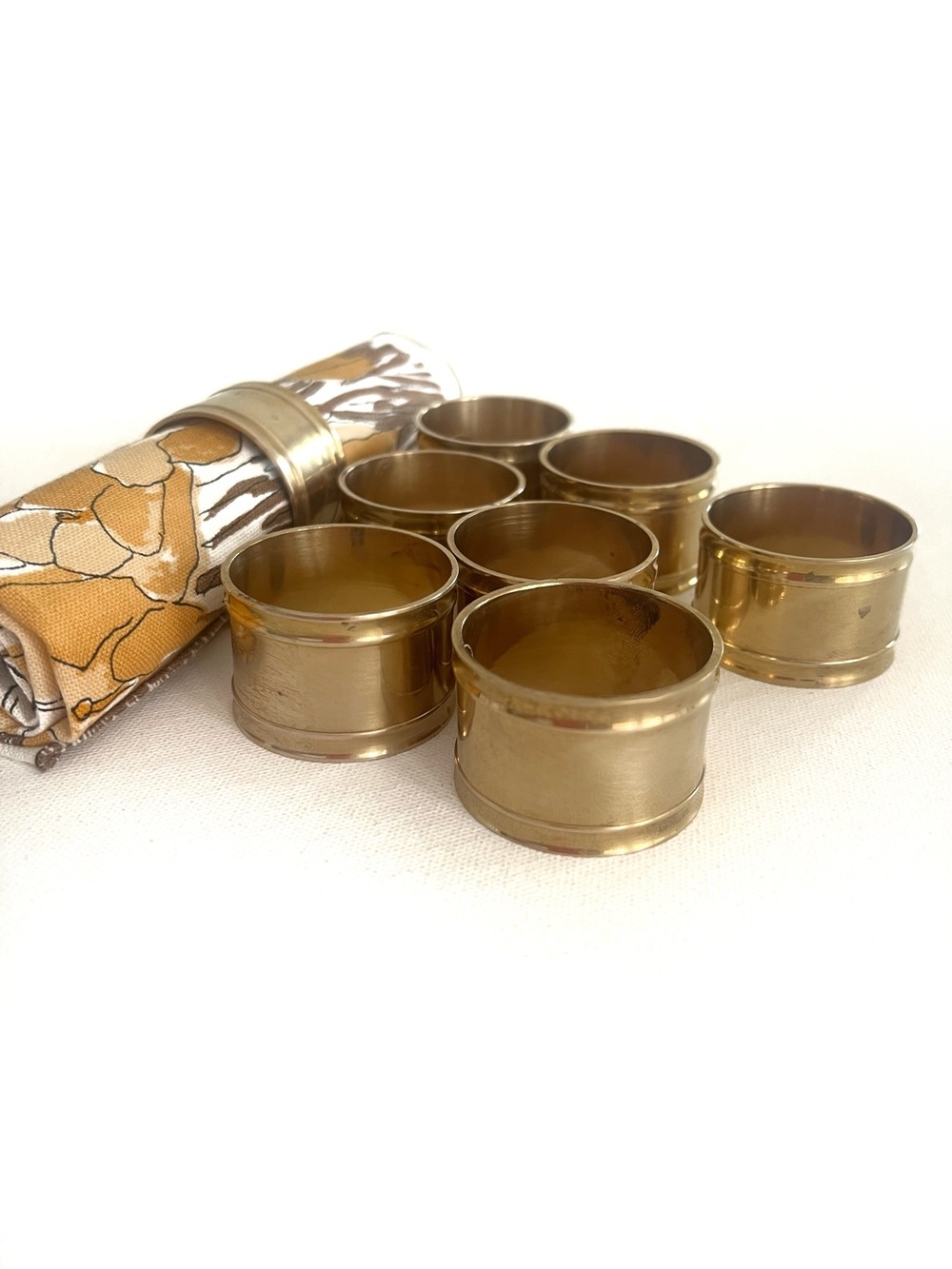 Vintage Set of 8 Brass Napkin Rings Classic Design Made in India